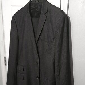 Trio Men 2 Peice Gray Pinstripe Suit   46L